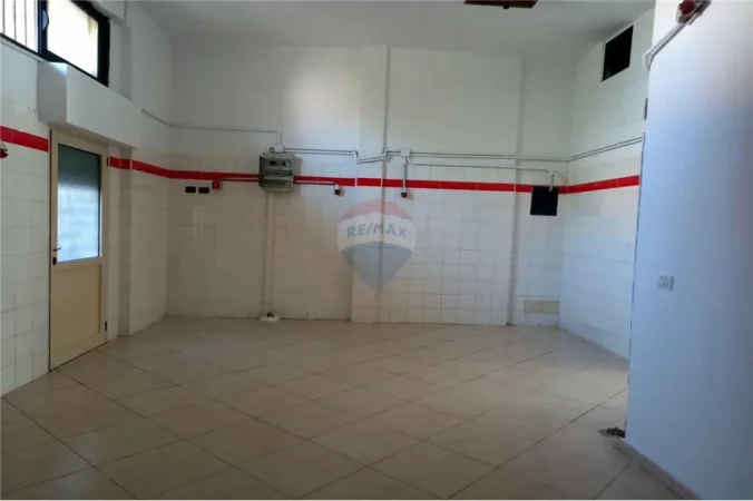 Vlore - Lungomare, shitet ambjent biznesi Kati 0, 65 m² 120.000 € (Lungomare, Vlorë)