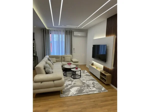 Tirane, shes apartament 2+1+Aneks+Ballkon Kati 3, 92 m² 158.000 € (Misto mame)