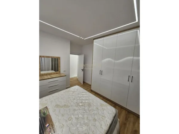 Tirane, shes apartament 2+1+Aneks+Ballkon Kati 3, 92 m² 158.000 € (Misto mame)