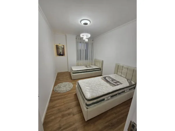 Tirane, shes apartament 2+1+Aneks+Ballkon Kati 3, 92 m² 158.000 € (Misto mame)