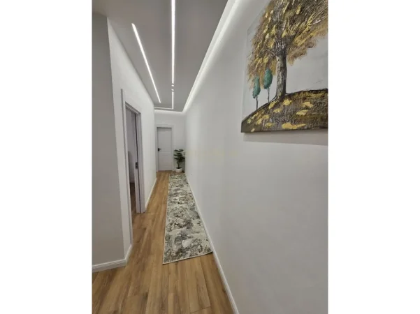 Tirane, shes apartament 2+1+Aneks+Ballkon Kati 3, 92 m² 158.000 € (Misto mame)
