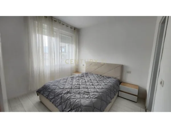 Tirane, jepet me qera apartament 2+1 Kati 5, 100 m² 700 € (Shkolla e Baletit)