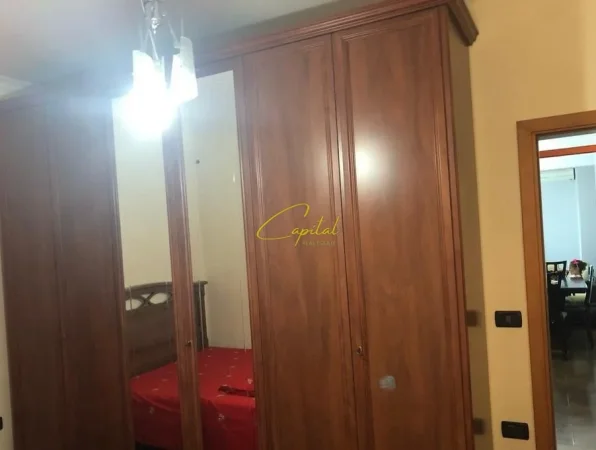 Tirane, jepet me qera apartament 2+1 Kati 5, 90 m² 650 € (RRUGA E DIBRES)
