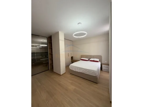 Tirane, jepet me qera apartament 1+1+Ballkon Kati 1, 73 m² 750 € (Kopshti zoologjik)