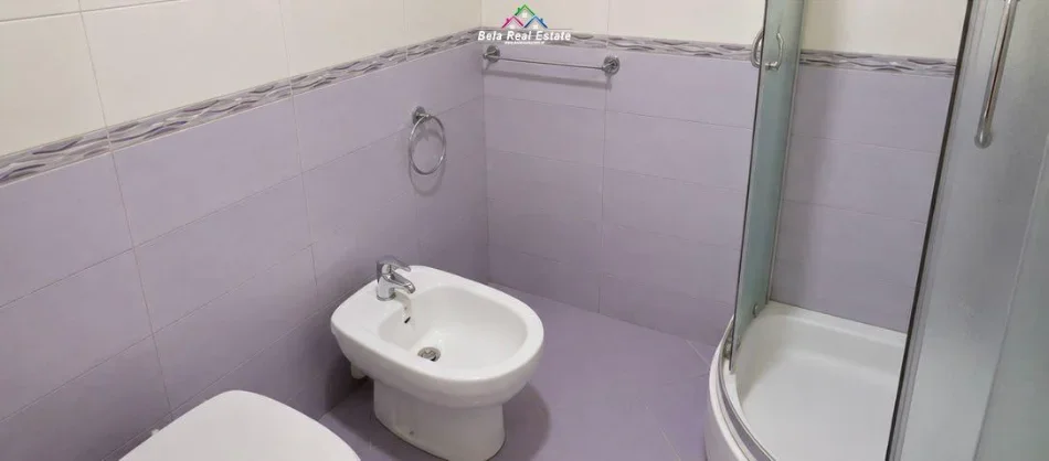 Tirane, jap me qera zyre Kati 5, 110 m² 1.430 € (kika 2)