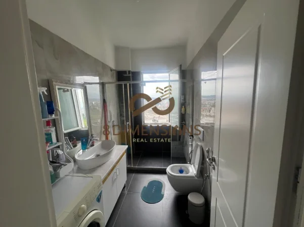 Tirane, shitet apartament 1+1+Ballkon Kati 5, 108 m² 130.000 € (fresk)