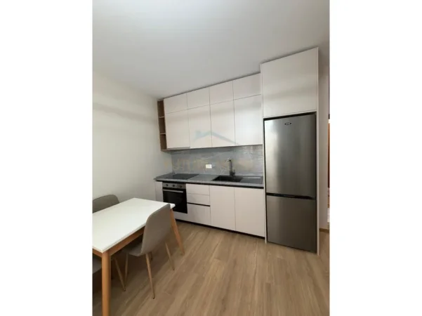 Tirane, jepet me qera apartament 1+1+Ballkon Kati 1, 73 m² 730 € (Kopshti zoologjik)