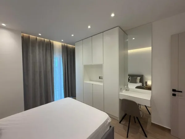 Tirane, jepet me qera apartament 1+1 Kati 3, 72 m² 720 € (Zogu i Zi)