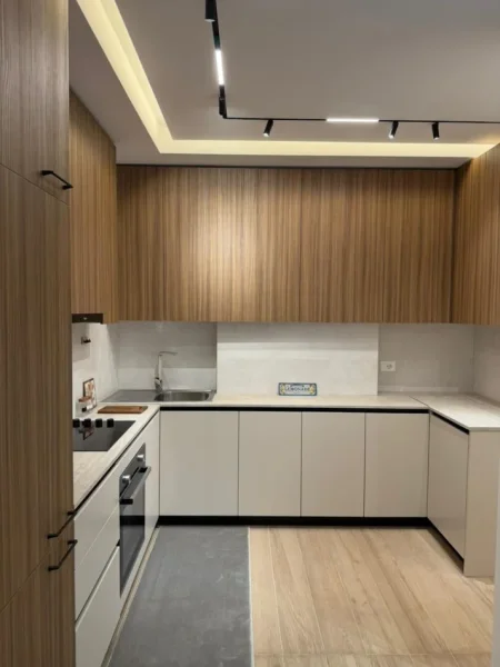 Tirane, jepet me qera apartament 1+1 Kati 3, 72 m² 720 € (Zogu i Zi)
