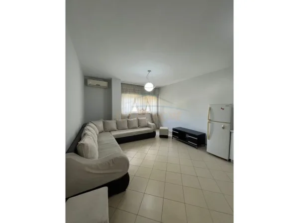 Tirane, jepet me qera apartament 1+1+Ballkon Kati 5, 71 m² 530 € (Don Bosko)