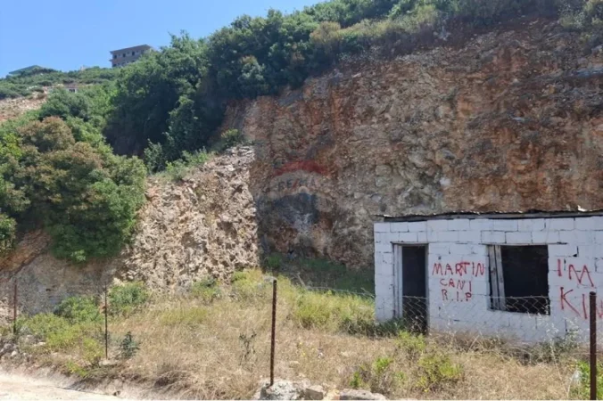 Vlore, shitet toke ne bregdet , 60 m² 32.000 € 