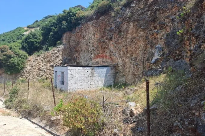 Vlore, shitet toke ne bregdet , 60 m² 32.000 € 