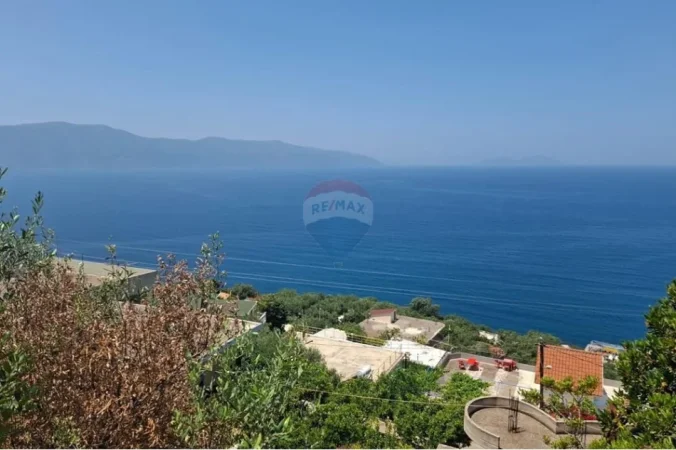 Vlore, shitet toke ne bregdet , 60 m² 32.000 € 