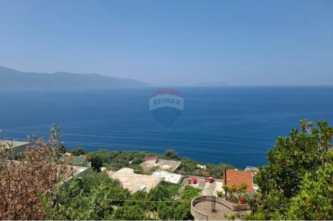 Vlore, shitet toke ne bregdet , 60 m² 32.000 € 