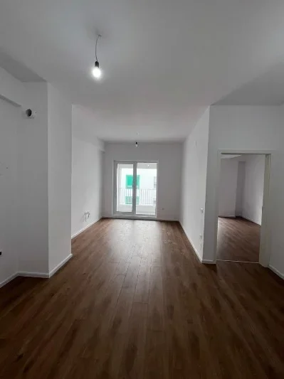 Tirane, shitet apartament 1+1+Ballkon , 61 m² 110.000 € (Ali Demi, Kompleksi Kadiu)