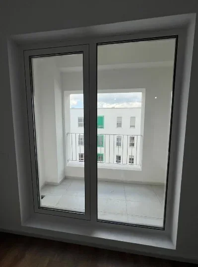Tirane, shitet apartament 1+1+Ballkon , 61 m² 110.000 € (Ali Demi, Kompleksi Kadiu)