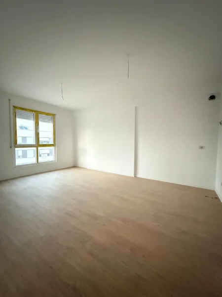 Tirane, shitet apartament 1+1 , 64 m² 110.001 € (5 Maj)
