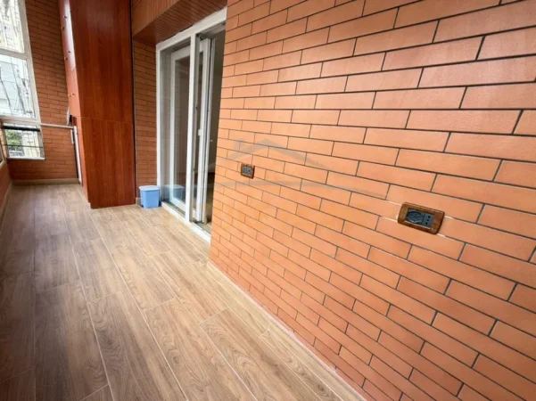 Tirane, jepet me qera apartament 2+1+Ballkon Kati 3, 93 m² 1.100 € (Qender, Tirane)