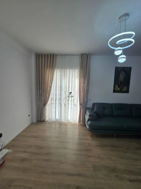 Tirane, shitet apartament 1+1 Kati 3, 74 m² 130.000 € (FRESKU)