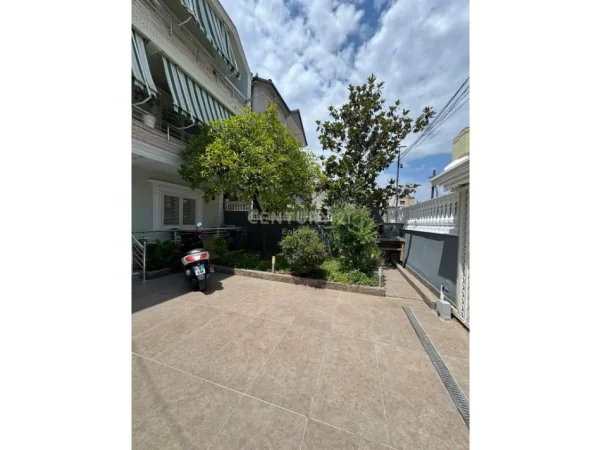 Tirane, jepet me qera shtepi 2+1+Ballkon Kati 1, 110 m² 600 € (Siri kodra)