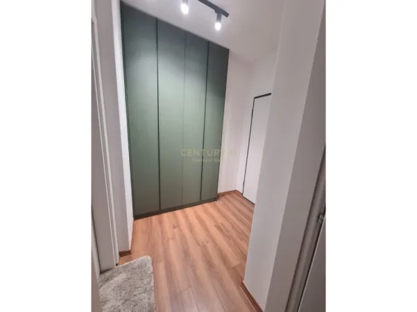 Tirane, jepet me qera apartament 1+1 Kati 3, 70 m² 700 € (Ambasada Amerikane)