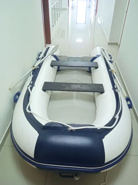 Tirane, shes gomone , 899 €