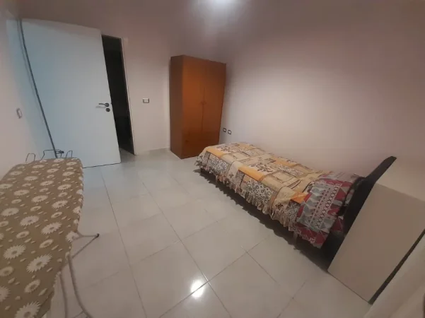 Tirane, jepet me qera Apartament 3+1+2 Tualete, Kati 2, 95 m², Çmimi 45.000 Lekë të Reja, (Pranë Resorant Freskut, Tiranë.)