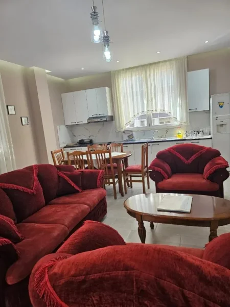 Tirane, jepet me qera apartament 1+1 Kati 2, 75 m² 500 € (Don Bosko)