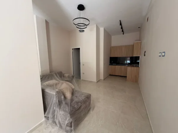 Durres, jepet me qera apartament 1+1 , 400 € (Kompleksi Eka, Plazh)