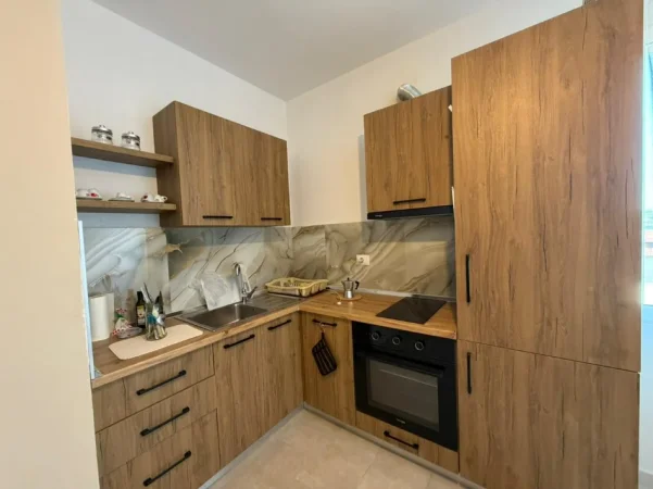 Durres Plazh, jap me qera apartament 1+1 Kati 5, 400 € (Plepa durres)