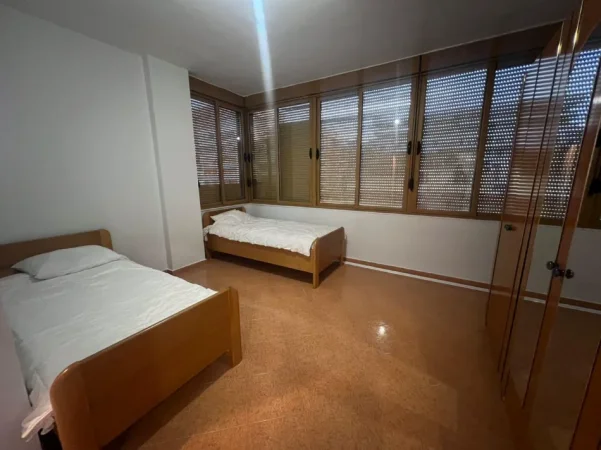 Tirane, shitet apartament 2+1+Ballkon Kati 4, 120 m² (Astiri / Tek Artisti)