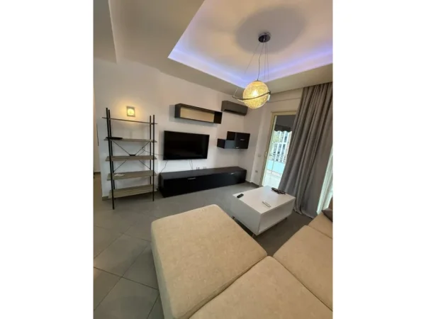 Tirane, jepet me qera apartament 2+1 Kati 4, 88 m² 550 € (Selite spitali amerikan 3)
