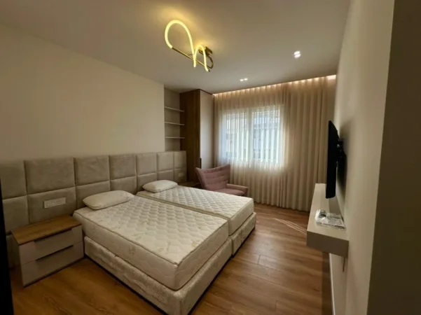 Tirane, jepet me qera apartament 1+1 Kati 4, 80 m² 1.000 € (Pazari ri)