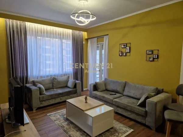 Tirane, jepet me qera apartament 2+1+Ballkon Kati 5, 85 m² 650 € (Zogu i zi)