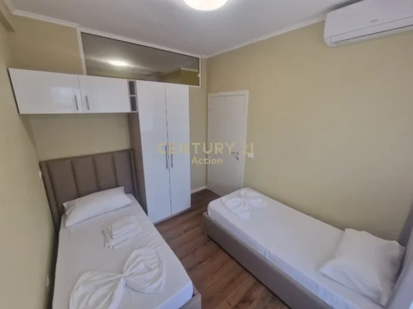 Tirane, jepet me qera apartament 2+1+Ballkon Kati 5, 85 m² 650 € (Zogu i zi)