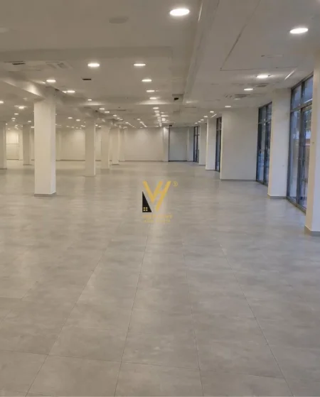 Tirane, jepet me qera ambjent biznesi Kati 0, 500 m² 3.500 € (KODRA E DIELLIT)