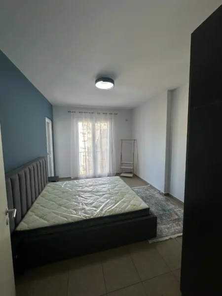 Tirane, jepet me qera apartament 1+1 Kati 8, 650 € 