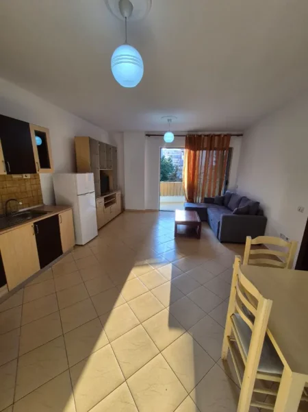 Tirane, jepet me qera apartament 1+1+Aneks+Ballkon Kati 2, 72 m² 350 € (kashar , casa italia)