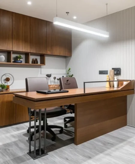 Tirane, jepet me qera zyre Kati 2, 35 m² 500 € (ISH EKSPOZITA)