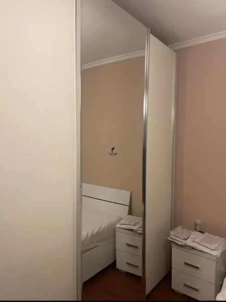 Tirane, jepet me qera apartament 2+1 Kati 7, 100 m² 1.000 € (ISH EKSPOZITA)