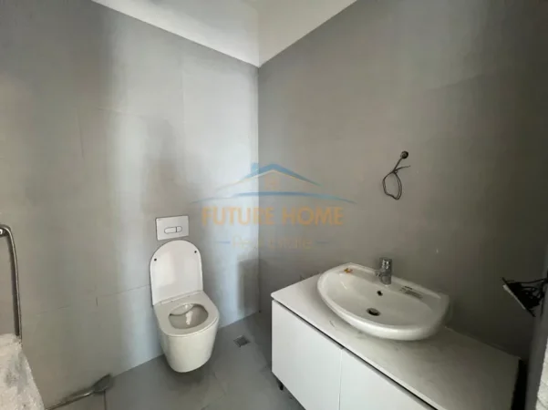 Tirane, jepet me qera apartament 1+1+Ballkon Kati 8, 71 m² 550 € (Dritan Hoxha)