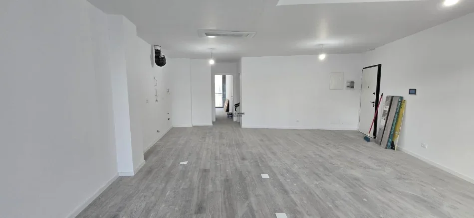 Tirane, jepet me qera zyre Kati 1, 87 m² 1.500 € (LAKE VIEW)
