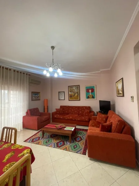 Tirane, jepet me qera apartament 1+1+Ballkon Kati 10, 75 m², Qender, 9Kateshet, 💶Çmimi: 80.000 Leke/Muaj