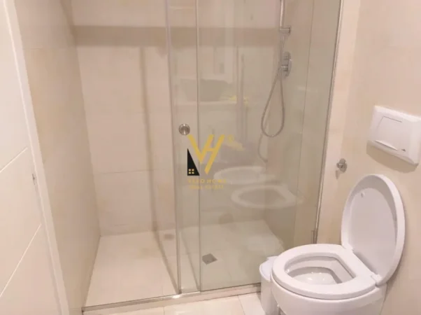 Tirane, jepet me qera apartament 1+1+Ballkon Kati 3, 75 m² 920 € (BLLOK)