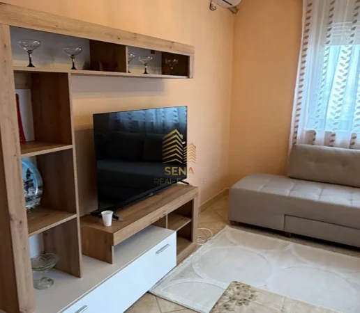 Tirane, jepet me qera apartament 2+1+Ballkon Kati 9, 100 m² 500 € (Casa Italia)