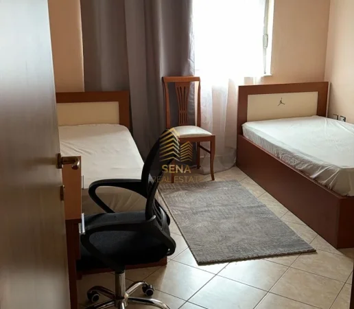 Tirane, jepet me qera apartament 2+1+Ballkon Kati 9, 100 m² 500 € (Casa Italia)