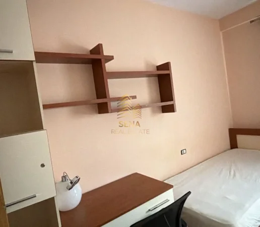 Tirane, jepet me qera apartament 2+1+Ballkon Kati 9, 100 m² 500 € (Casa Italia)