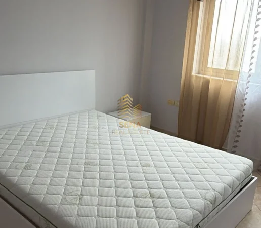 Tirane, jepet me qera apartament 2+1+Ballkon Kati 9, 100 m² 500 € (Casa Italia)