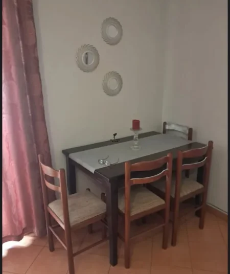 Tirane, jepet me qera apartament 1+1 Kati 2, 70 m² 600 € (ARENA)