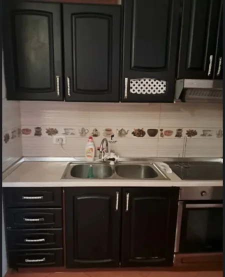 Tirane, jepet me qera apartament 1+1 Kati 2, 70 m² 600 € (ARENA)
